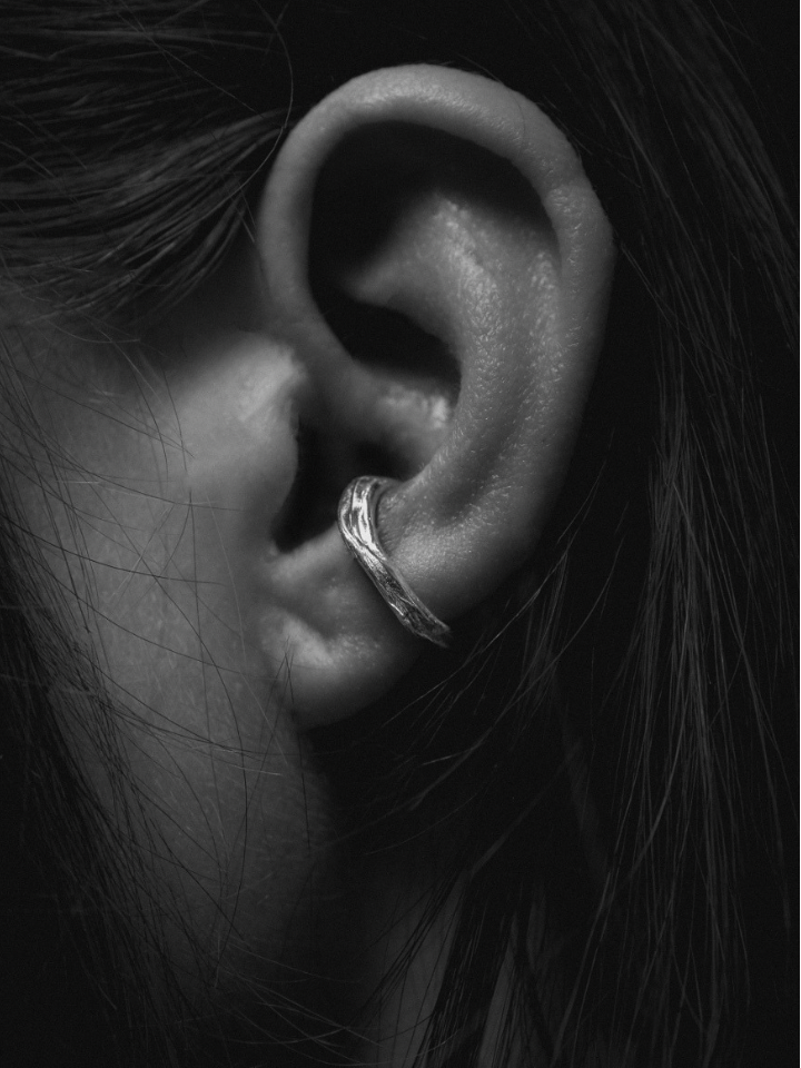 NA095 Thin Ear Cuff